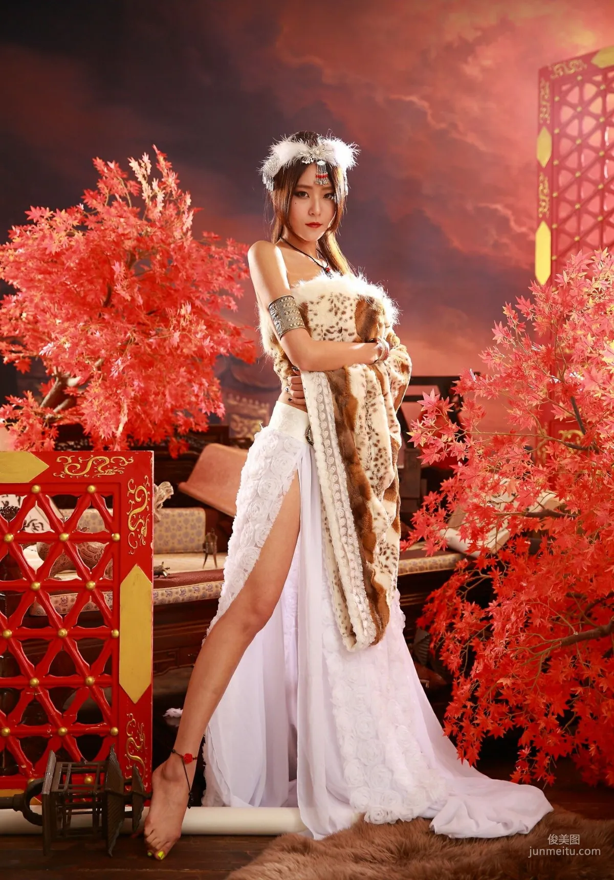 [台湾嫩模] Winnie小雪《蛮族公主和OL风装扮》 写真集2