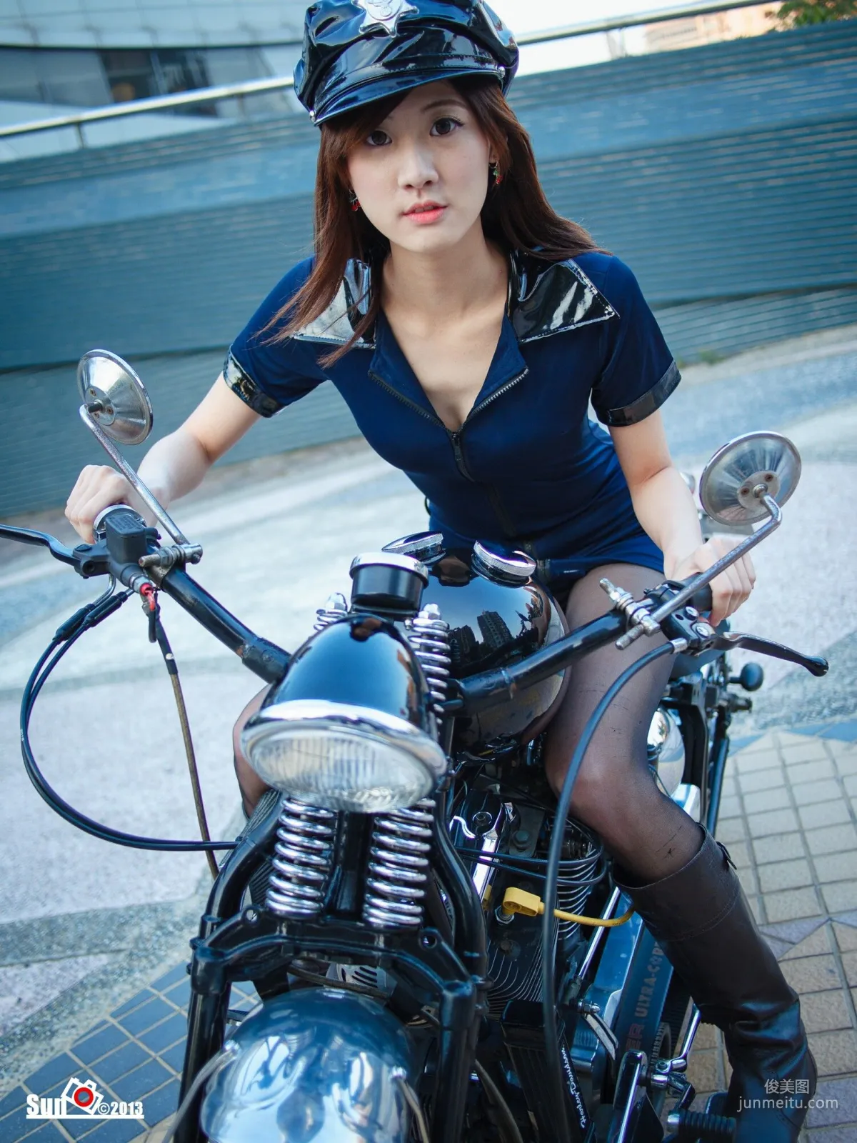 [台湾女神] 林茉晶 - 哈雷女警与空姐 写真集14