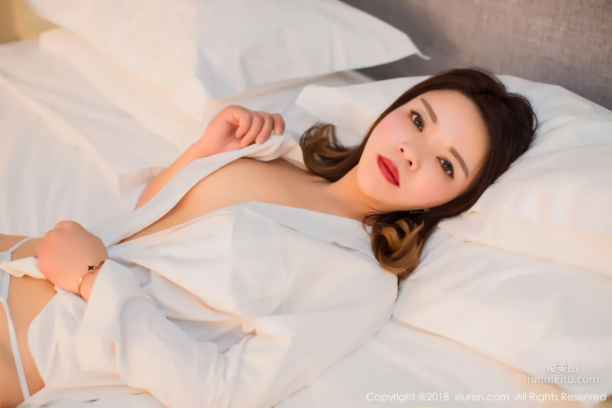 果儿celia《性感妩媚，丰乳翘臀》 [秀人XIUREN] No.1010 写真集36