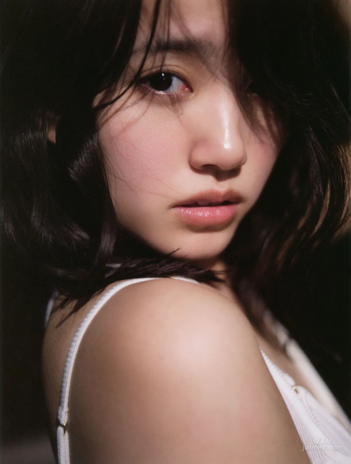 加藤玲奈《誰かの仕業》ファースト写真集 50