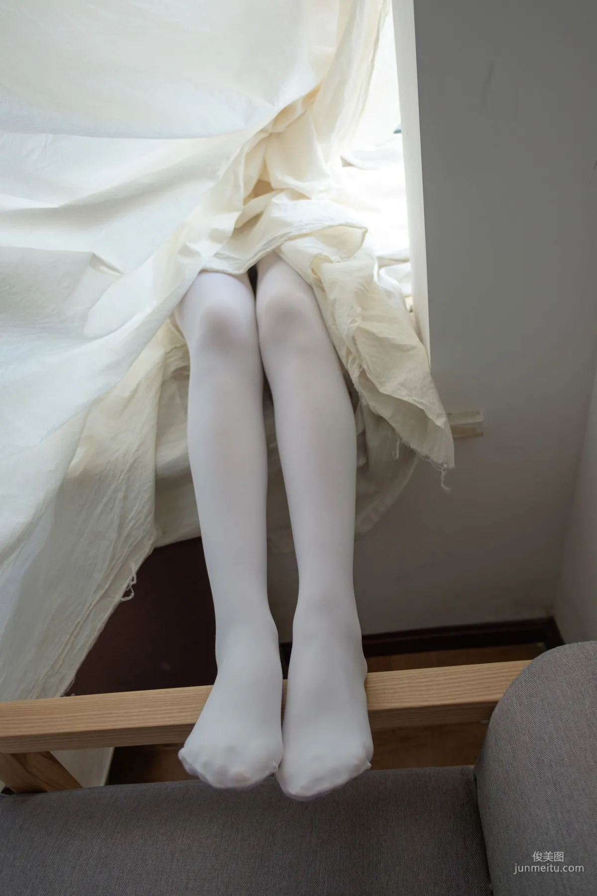 《窗台上的白丝少女》 [森萝财团] R15-018 写真集65