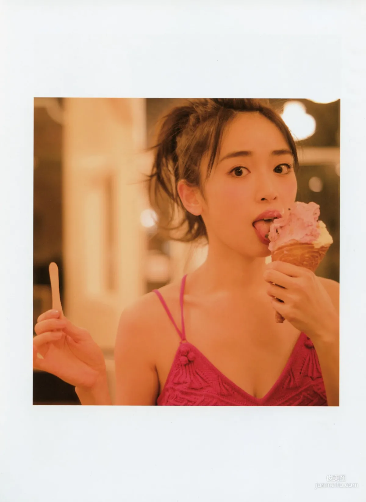 泉里香 1st Photobook「Rika!」写真集63