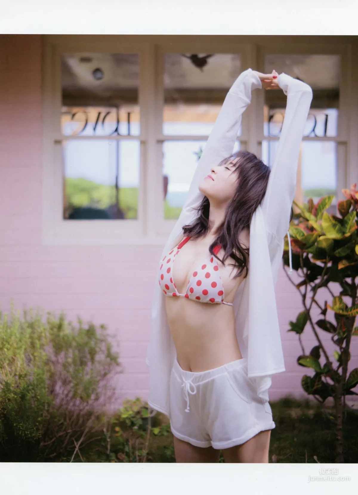 泉里香 1st Photobook「Rika!」写真集24