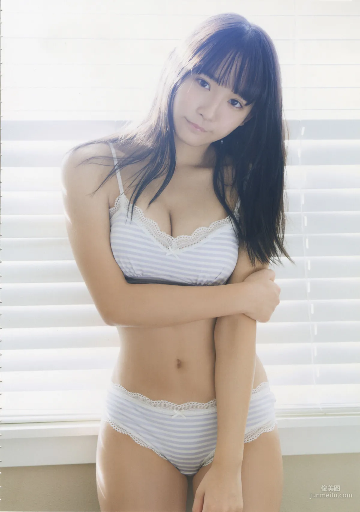 浅川梨奈《なないろ [HQ]》  ファースト写真集30