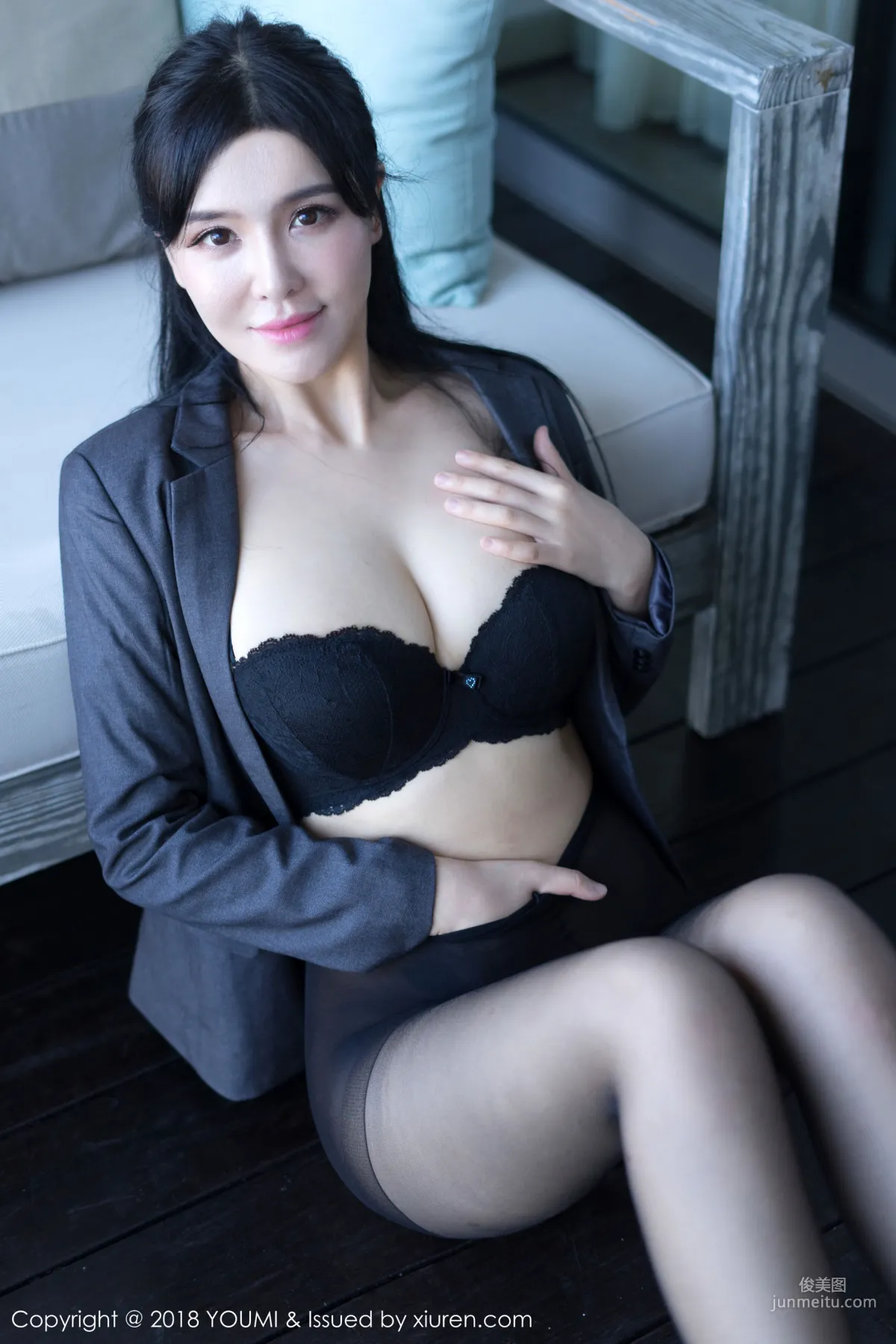 刘钰儿《白衬衫、黑丝袜的女秘书》 [尤蜜荟YouMi] Vol.238 写真集26