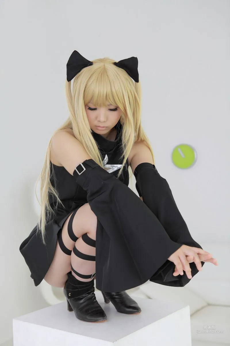 Enako(えなこ) 《To Love-Ru》Konjiki no Yami(金色の闇) 写真集35