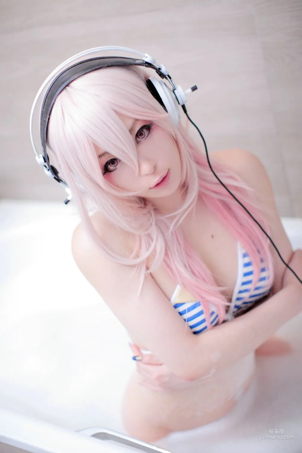 Usagi 《Sonicomi 》Super Sonico [Rabbit hutch] 写真集32