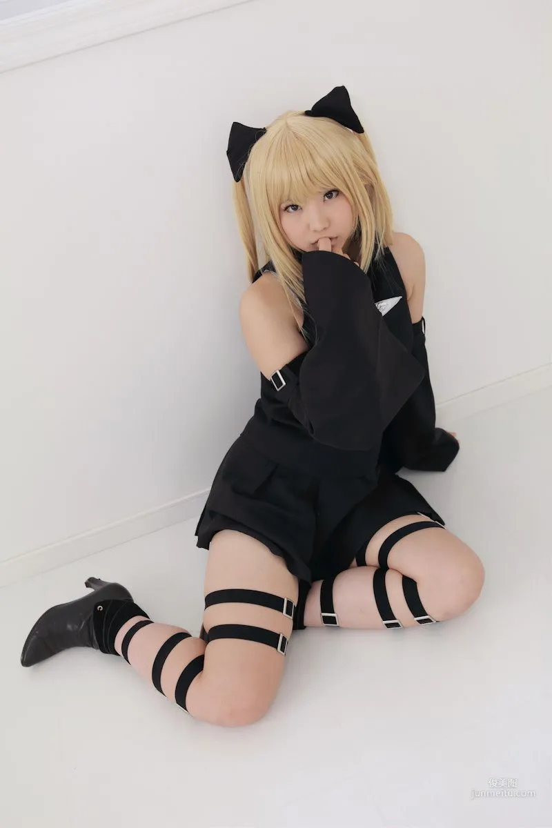 Enako(えなこ) 《To Love-Ru》Konjiki no Yami(金色の闇) 写真集28