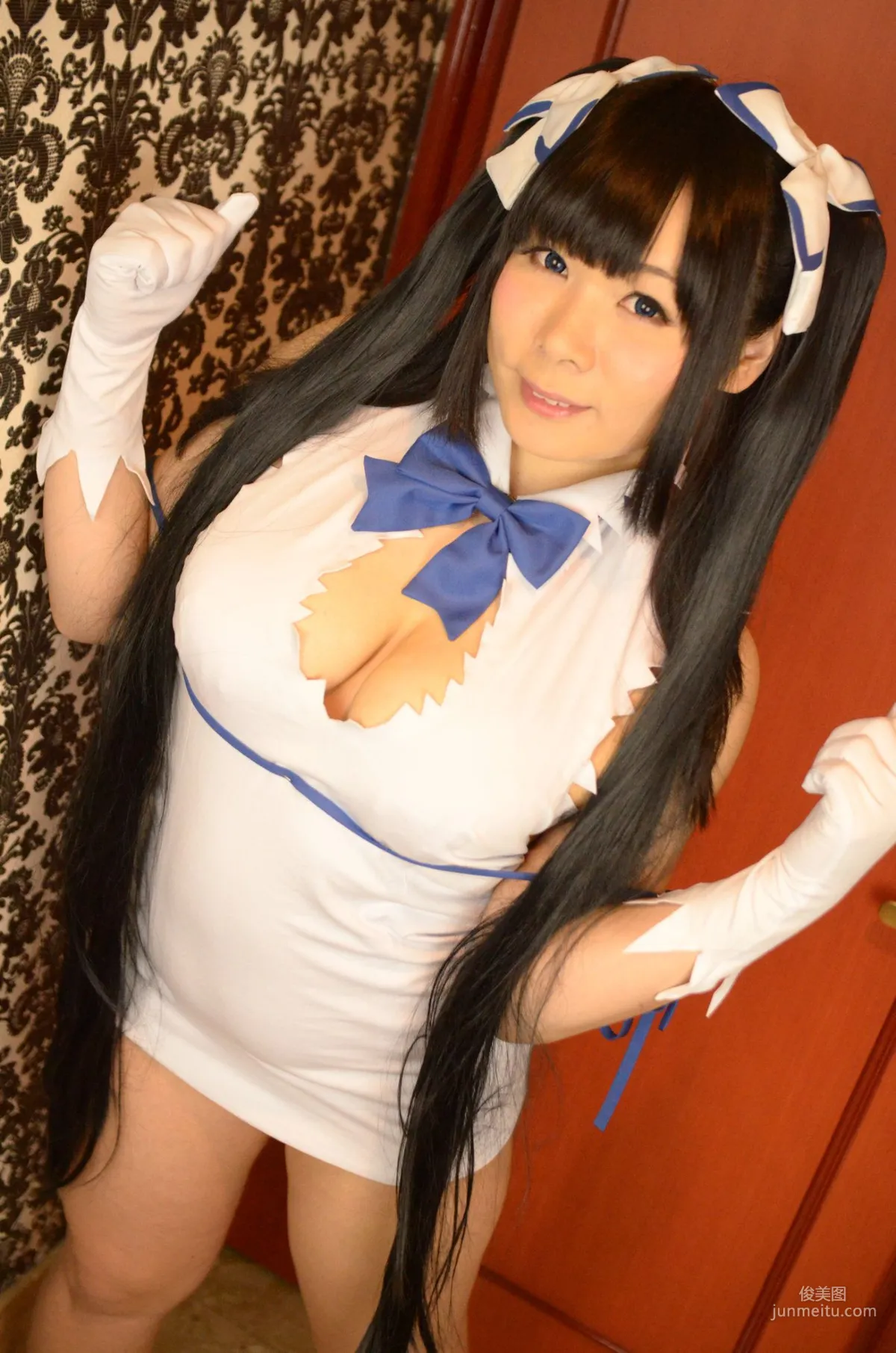 岡田ゆい《ダンジョンに出会いを求めるのは間違っているだろうか》Hestia [どてちん販売所] 写真集5