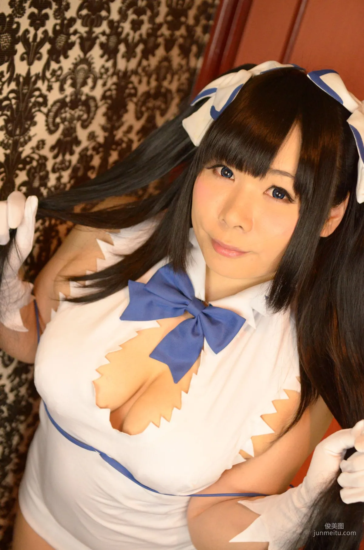 岡田ゆい《ダンジョンに出会いを求めるのは間違っているだろうか》Hestia [どてちん販売所] 写真集7