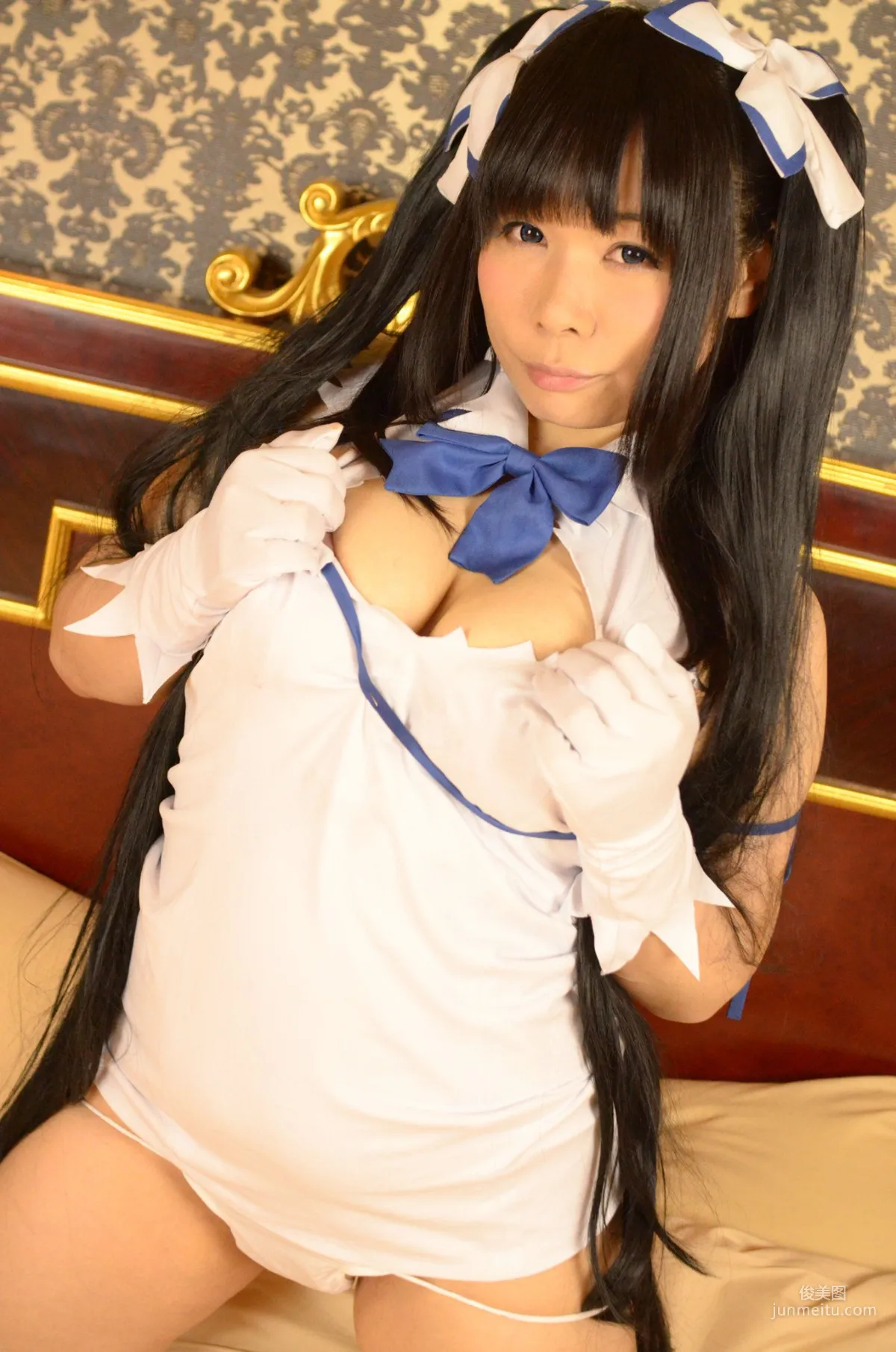 岡田ゆい《ダンジョンに出会いを求めるのは間違っているだろうか》Hestia [どてちん販売所] 写真集72