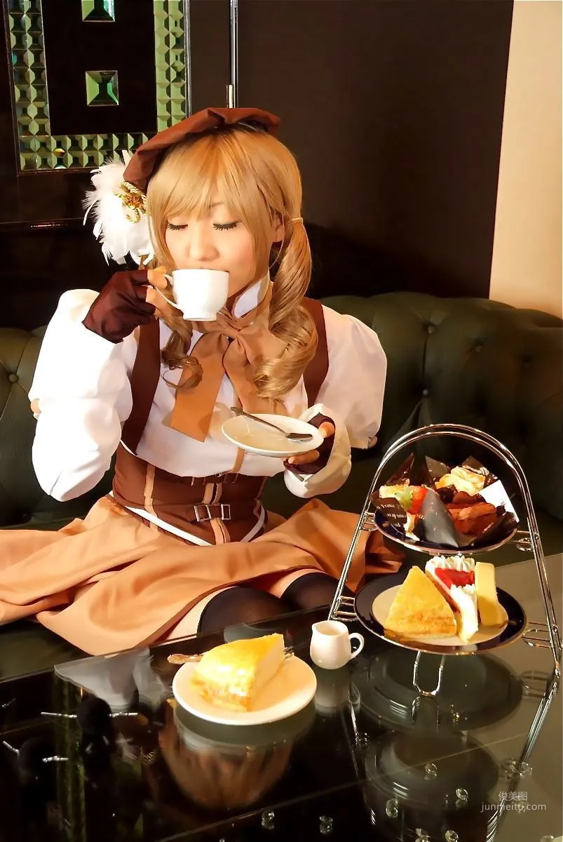 華群みさき《魔法少女まどか☆マギカ》Tomoe Mami(巴マミ) [HONEY BUNNY] 写真集34