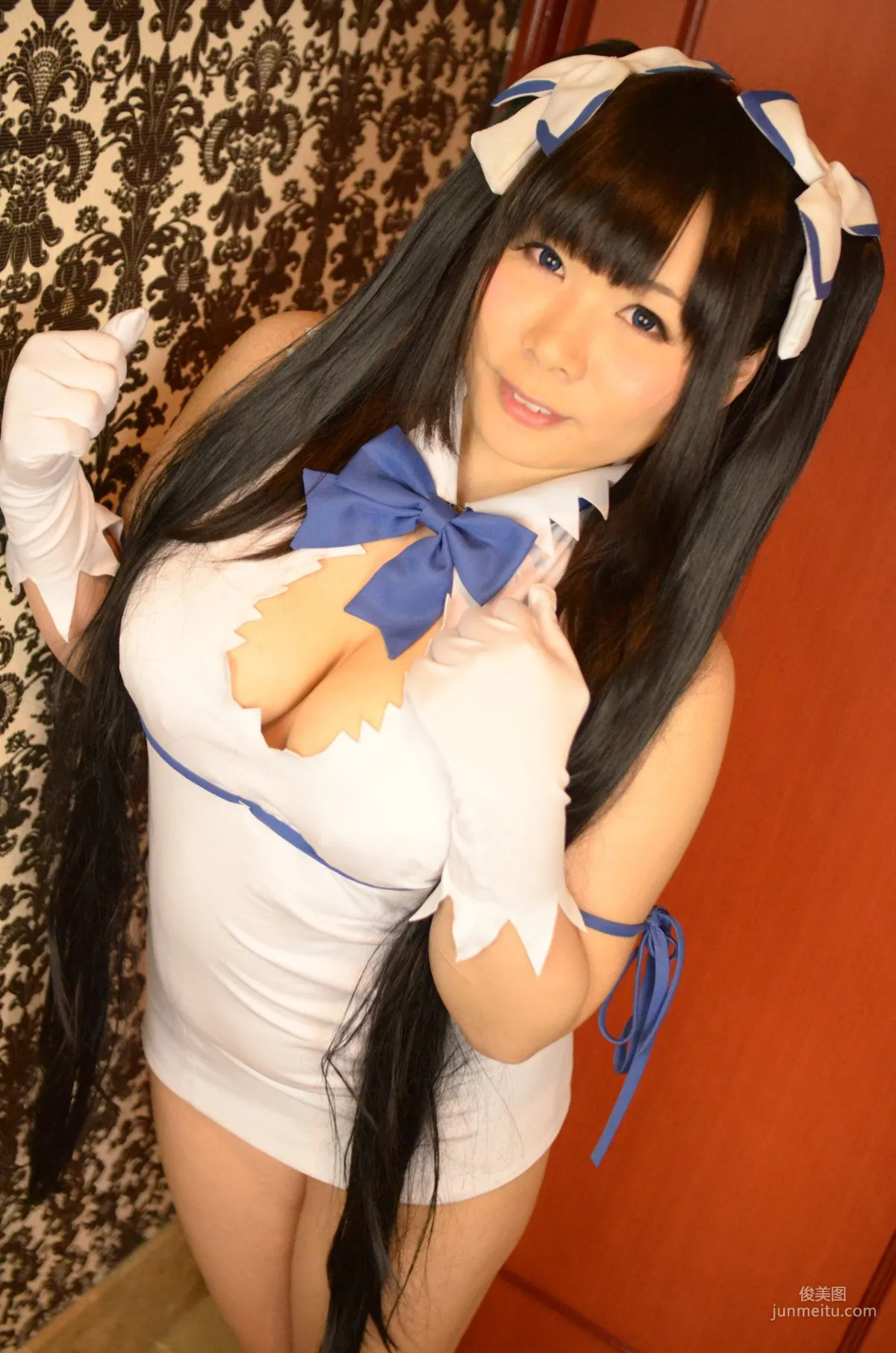 岡田ゆい《ダンジョンに出会いを求めるのは間違っているだろうか》Hestia [どてちん販売所] 写真集2