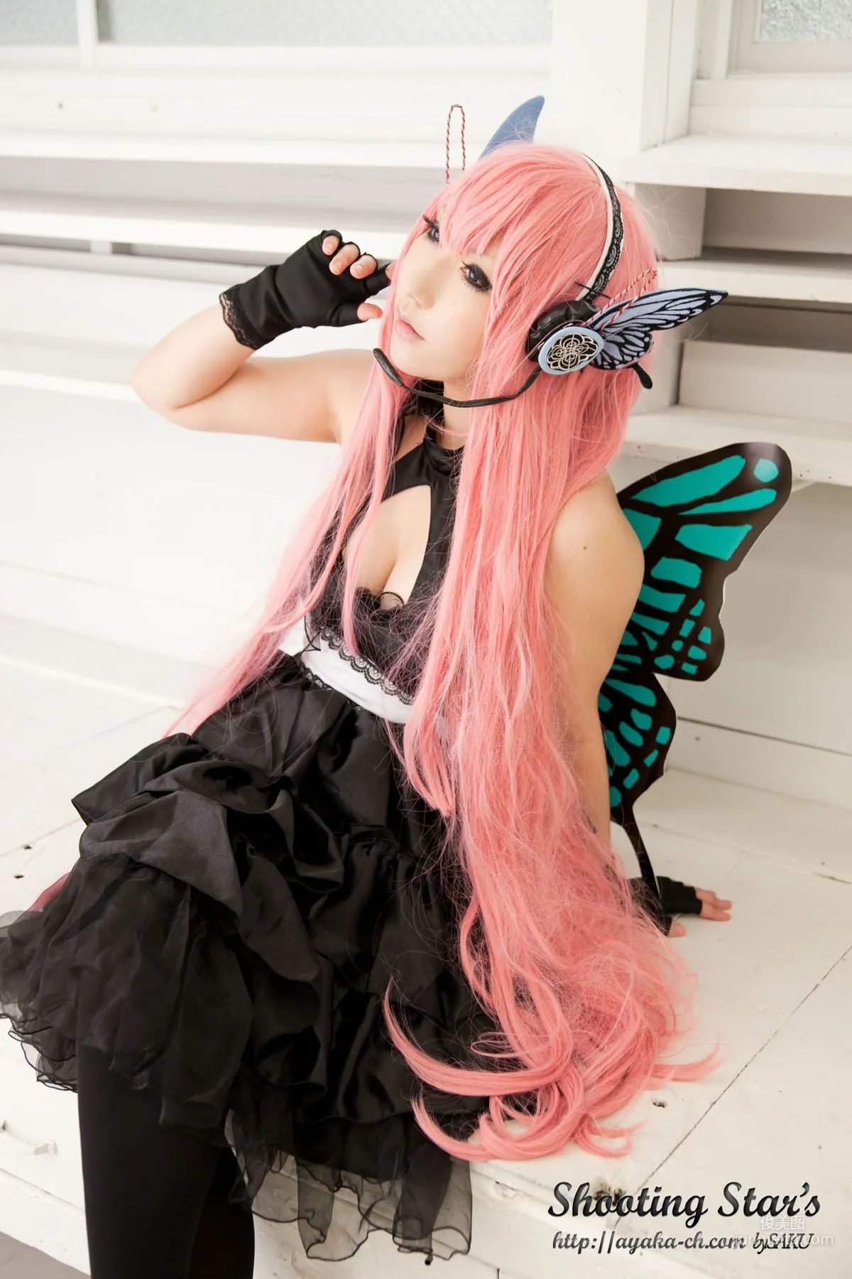 绫香 (Sakuサク) 《VOCALOID》 Megurine Luka [Shooting Star's] 写真集24