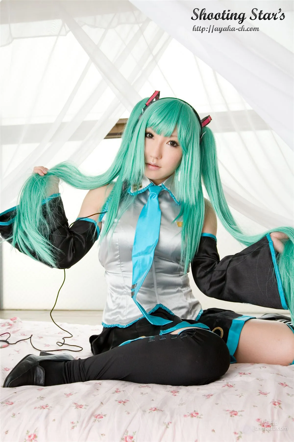 サク (绫香 Saku Ayaka) 《VOCALOID》Hatsune Miku [Shooting Star's] 写真集4