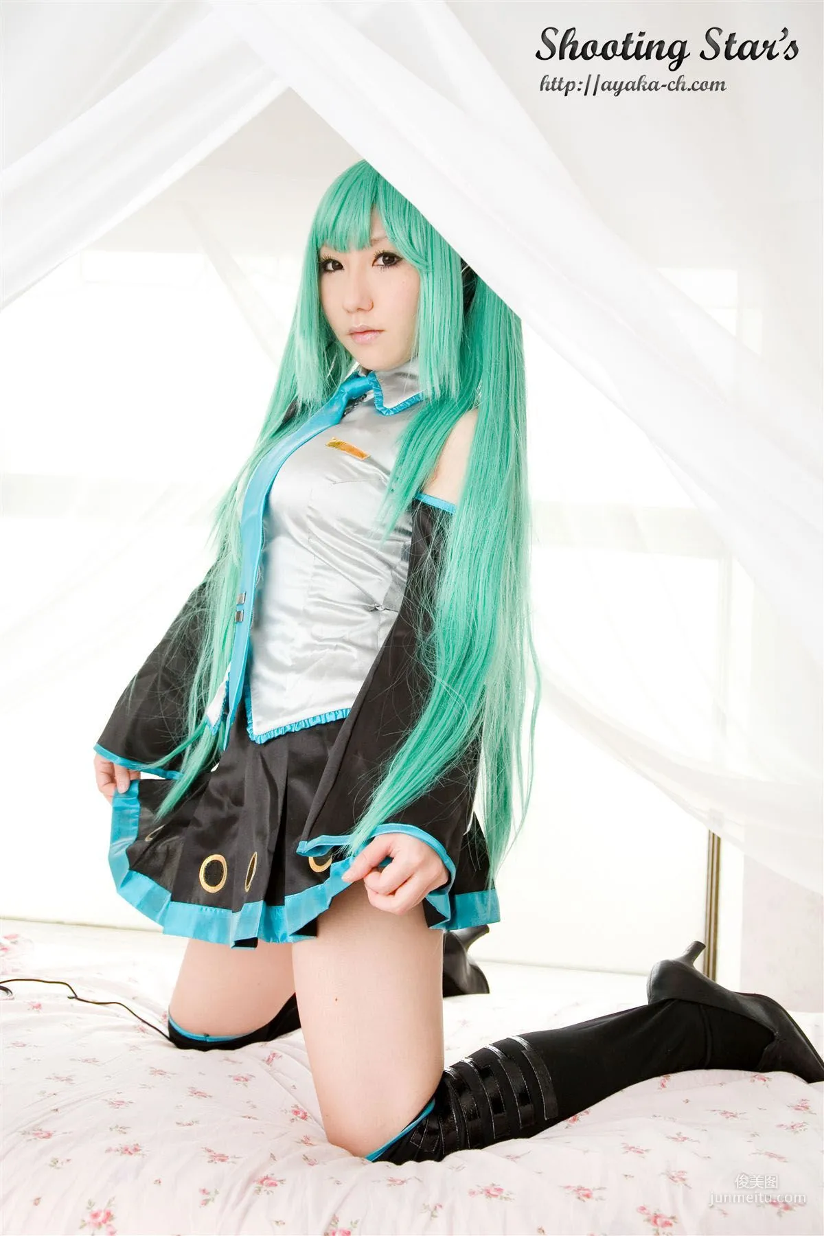 サク (绫香 Saku Ayaka) 《VOCALOID》Hatsune Miku [Shooting Star's] 写真集7