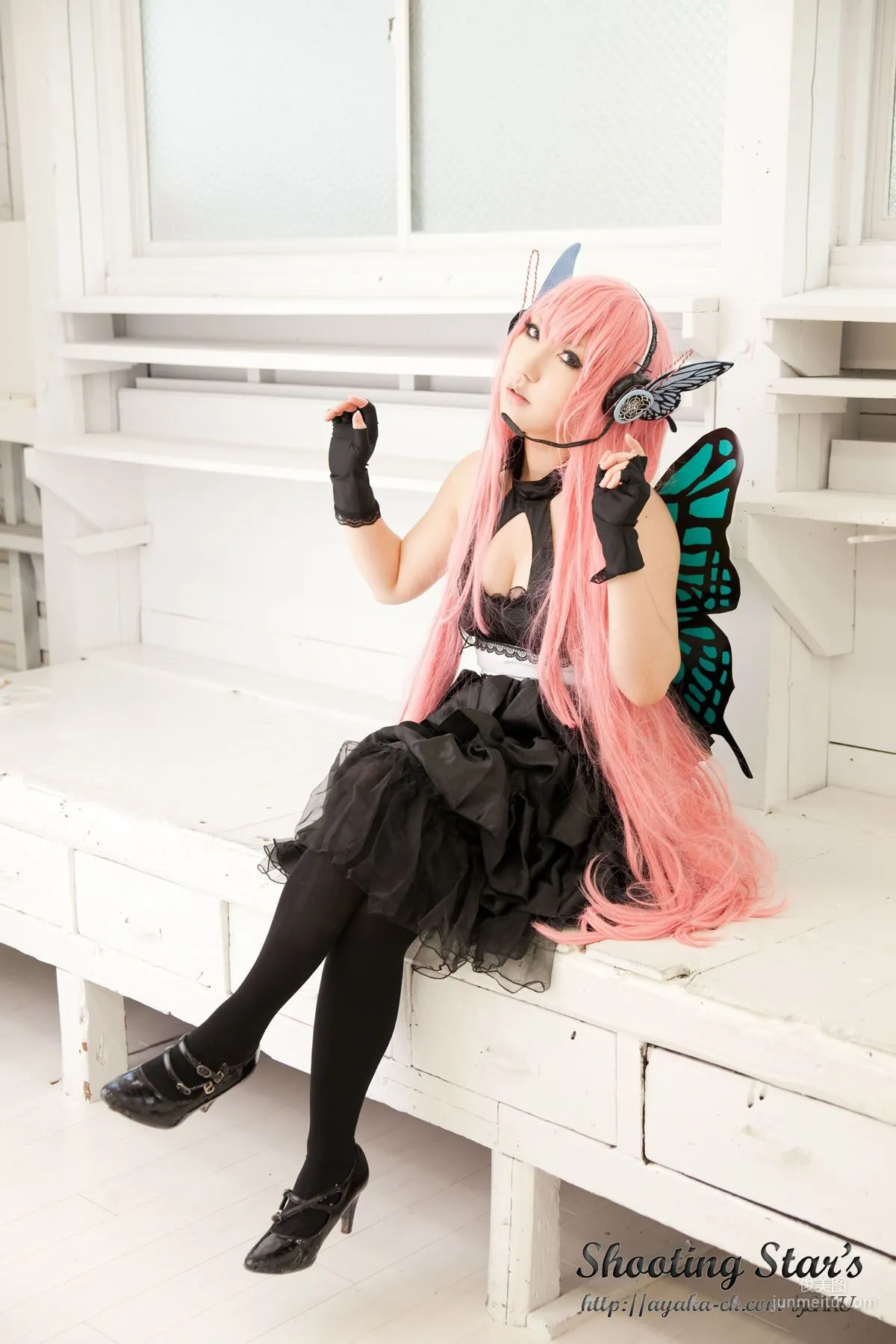 绫香 (Sakuサク) 《VOCALOID》 Megurine Luka [Shooting Star's] 写真集25