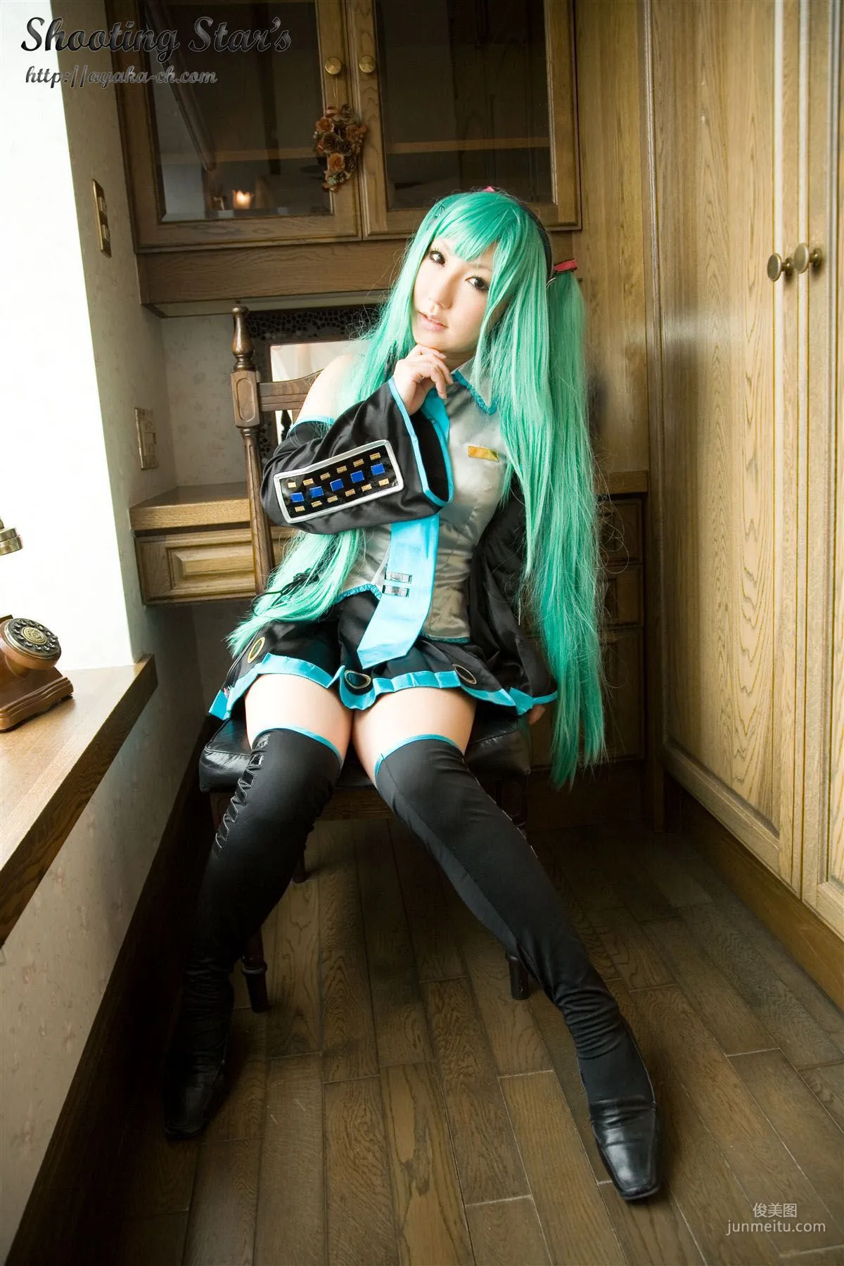 サク (绫香 Saku Ayaka) 《VOCALOID》Hatsune Miku [Shooting Star's] 写真集37