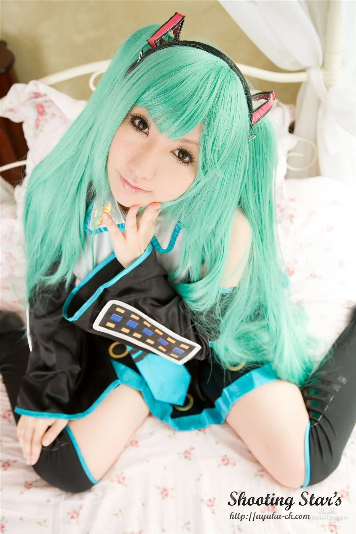 サク (绫香 Saku Ayaka) 《VOCALOID》Hatsune Miku [Shooting Star's] 写真集21