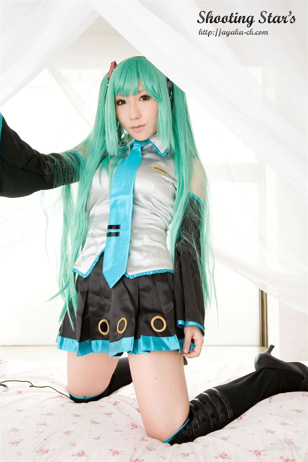 サク (绫香 Saku Ayaka) 《VOCALOID》Hatsune Miku [Shooting Star's] 写真集8