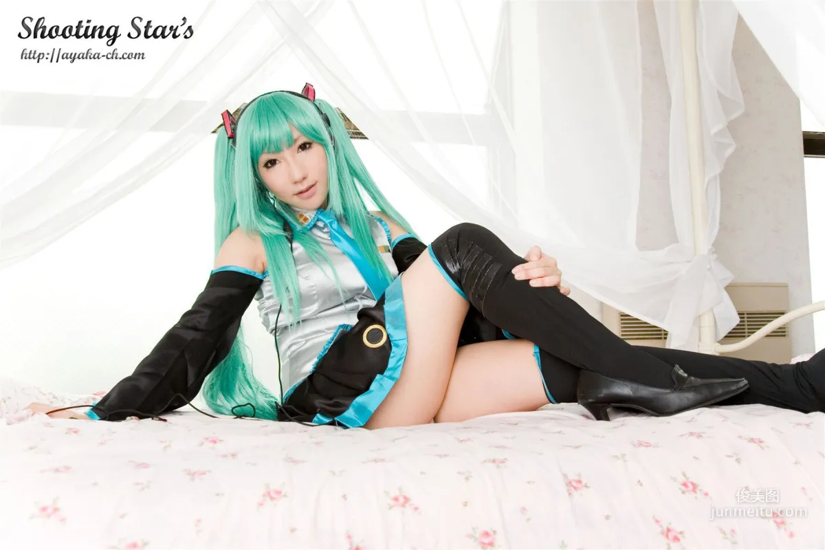 サク (绫香 Saku Ayaka) 《VOCALOID》Hatsune Miku [Shooting Star's] 写真集44