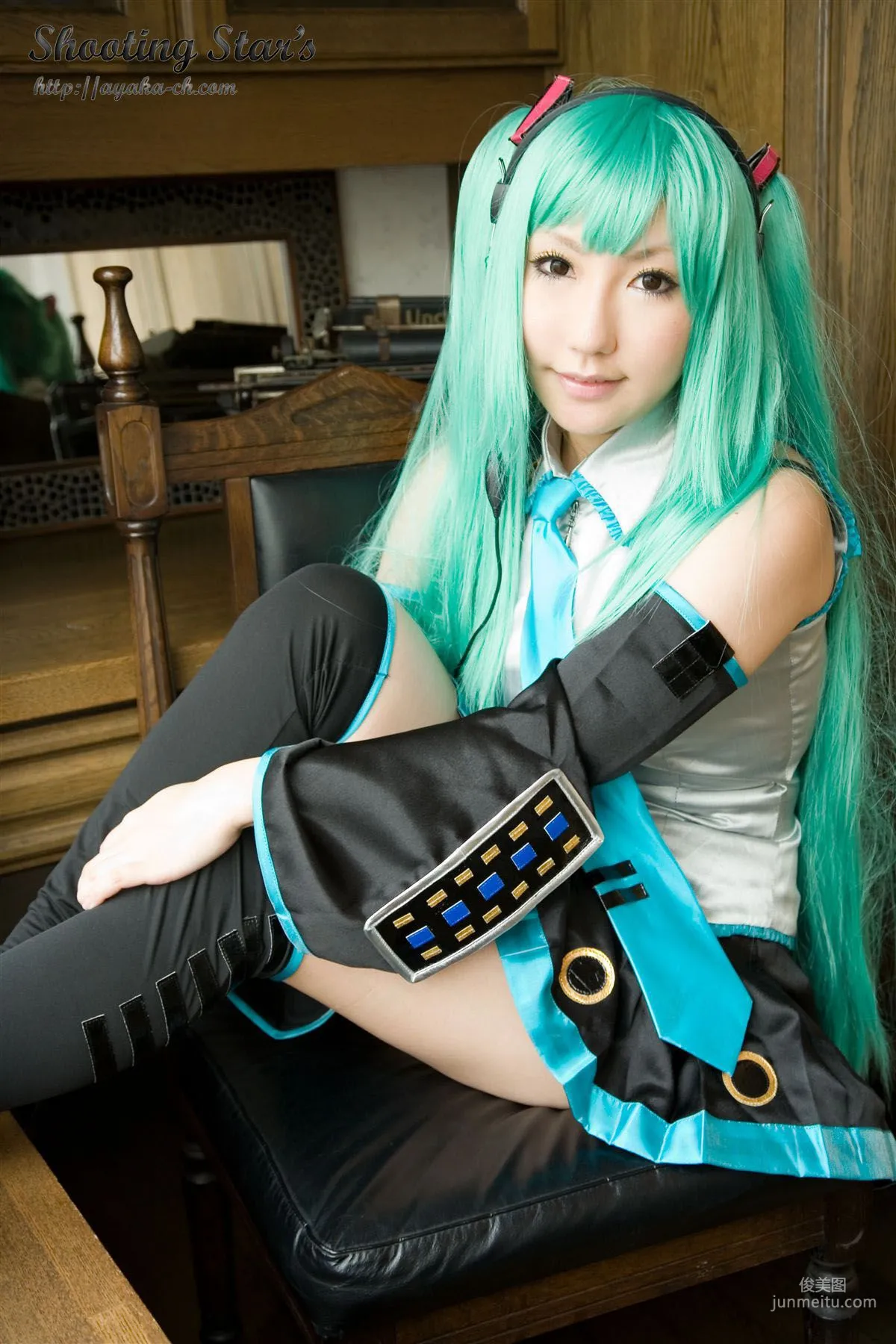 サク (绫香 Saku Ayaka) 《VOCALOID》Hatsune Miku [Shooting Star's] 写真集43