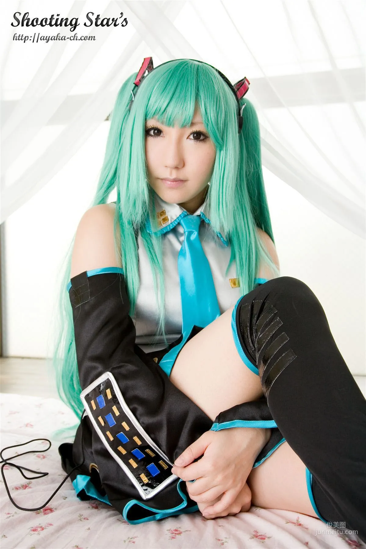 サク (绫香 Saku Ayaka) 《VOCALOID》Hatsune Miku [Shooting Star's] 写真集5