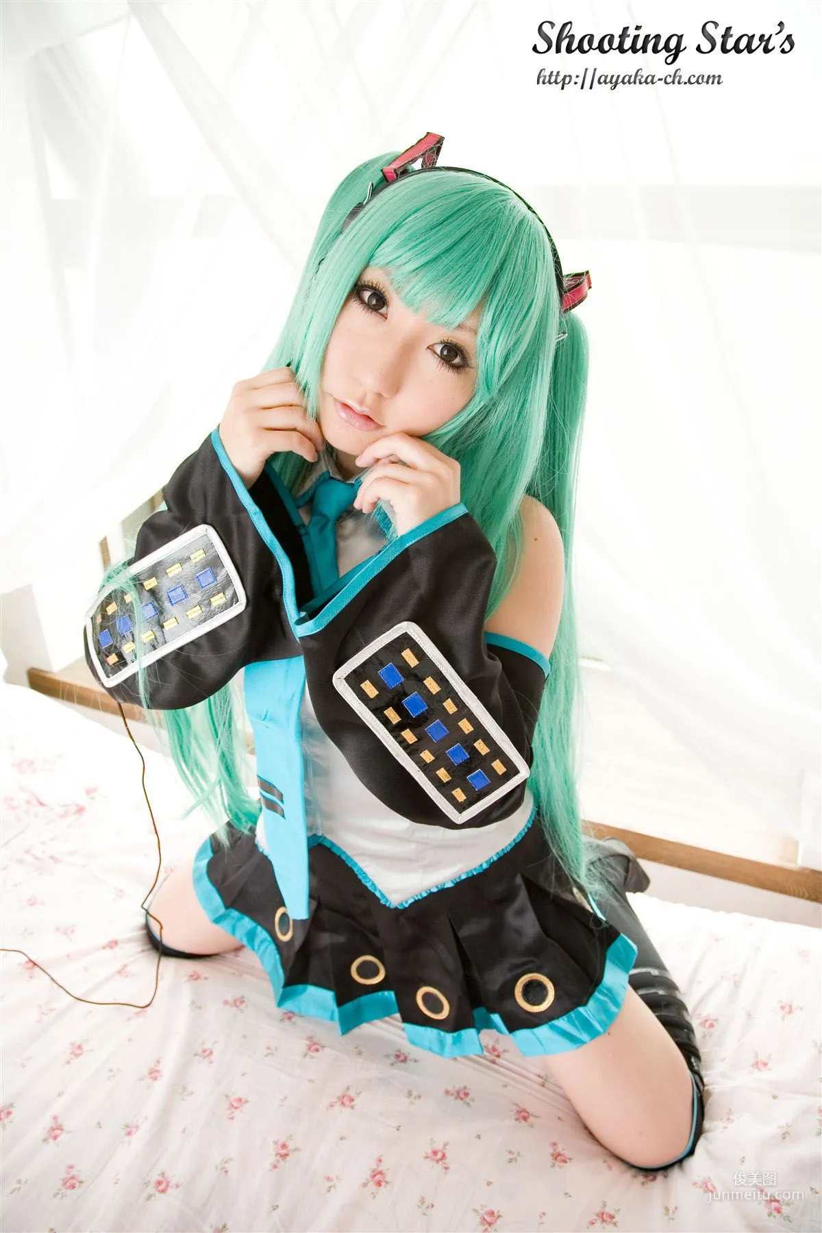 サク (绫香 Saku Ayaka) 《VOCALOID》Hatsune Miku [Shooting Star's] 写真集9