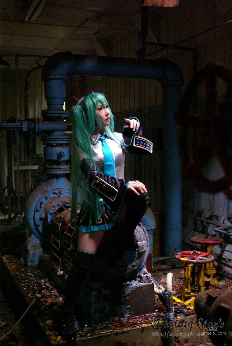 サク (绫香 Saku Ayaka) 《VOCALOID》Hatsune Miku [Shooting Star's] 写真集50