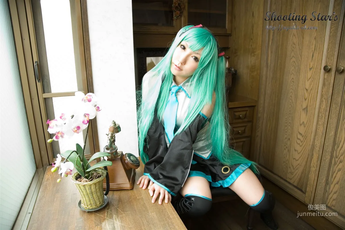 サク (绫香 Saku Ayaka) 《VOCALOID》Hatsune Miku [Shooting Star's] 写真集40