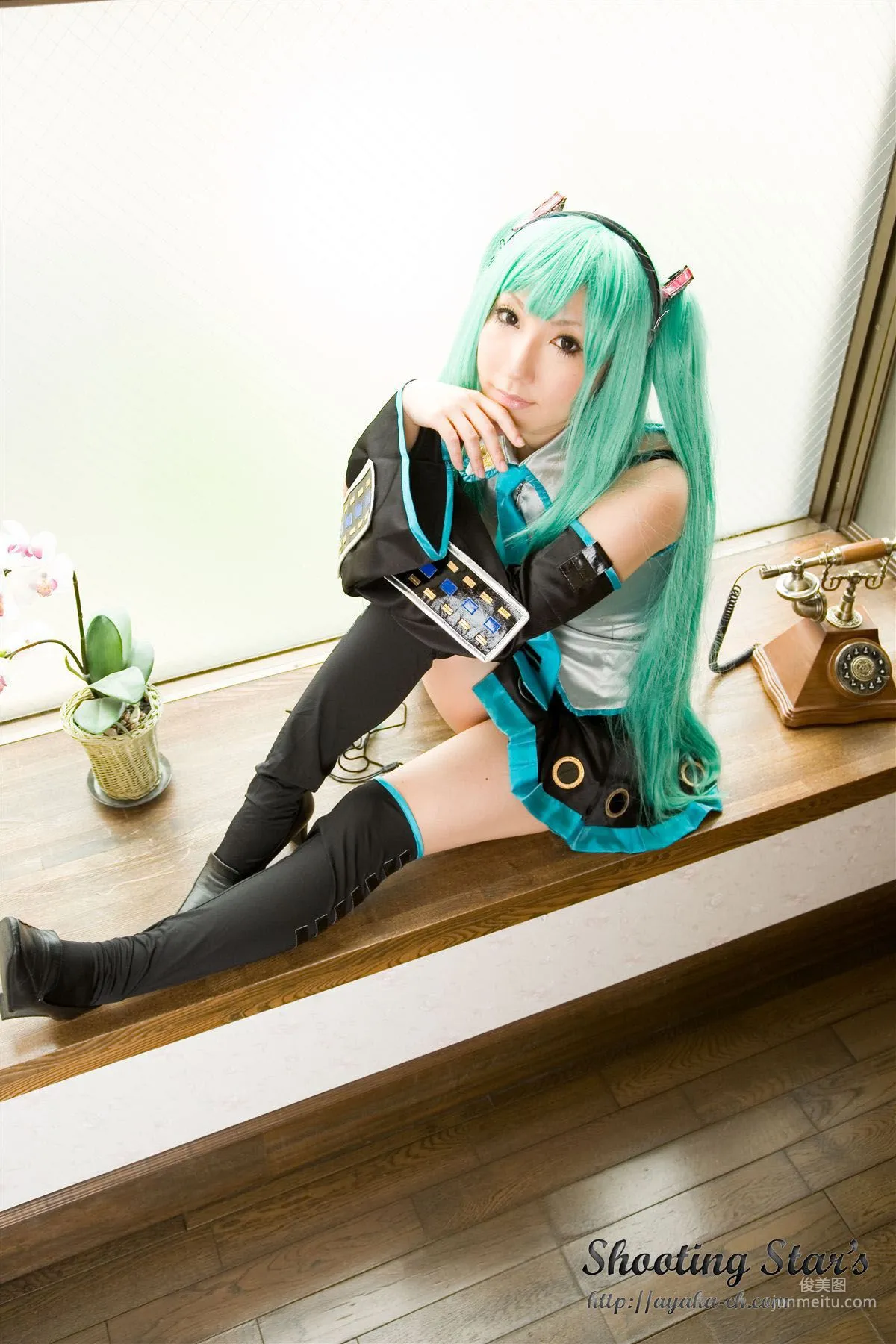 サク (绫香 Saku Ayaka) 《VOCALOID》Hatsune Miku [Shooting Star's] 写真集35