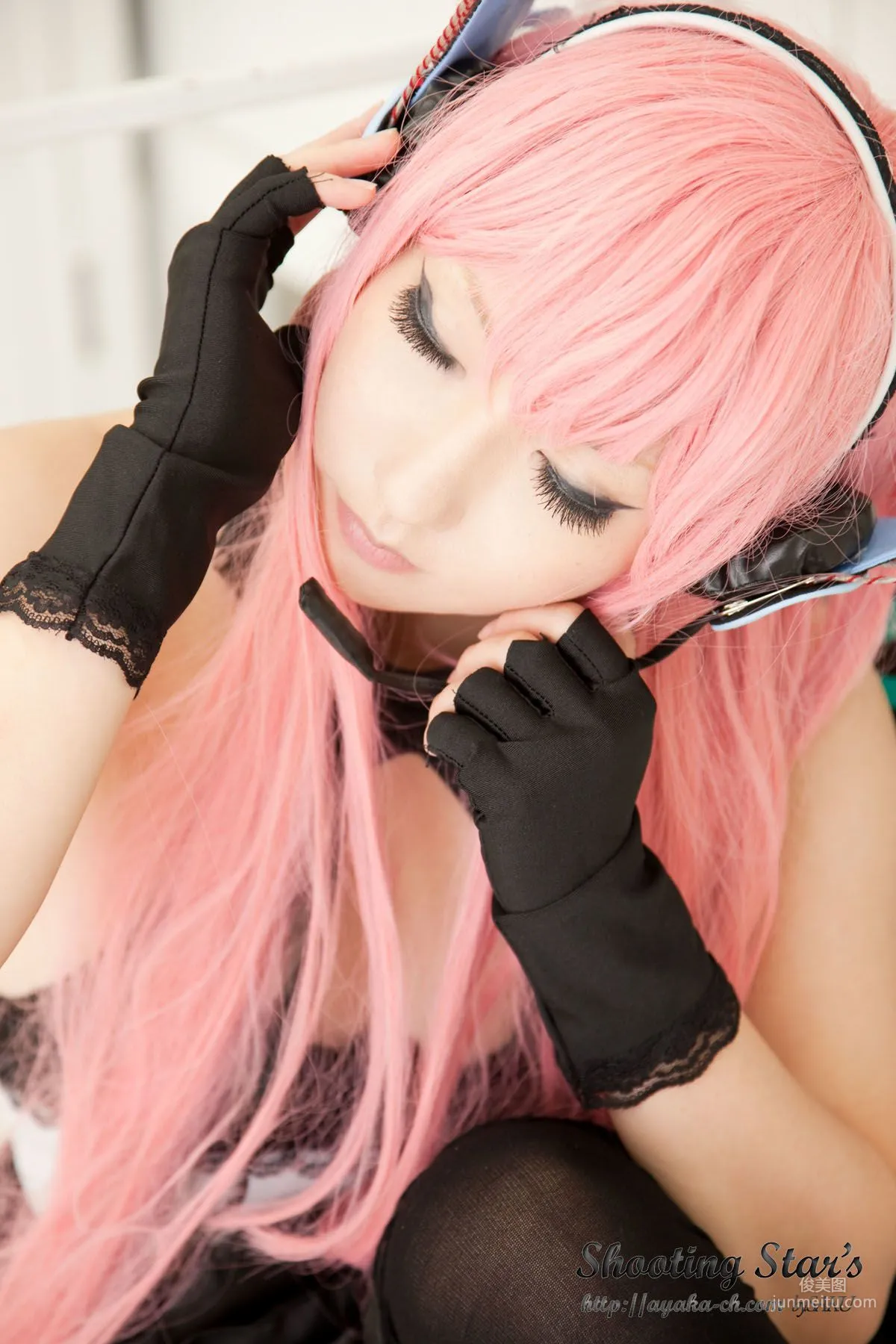 绫香 (Sakuサク) 《VOCALOID》 Megurine Luka [Shooting Star's] 写真集81