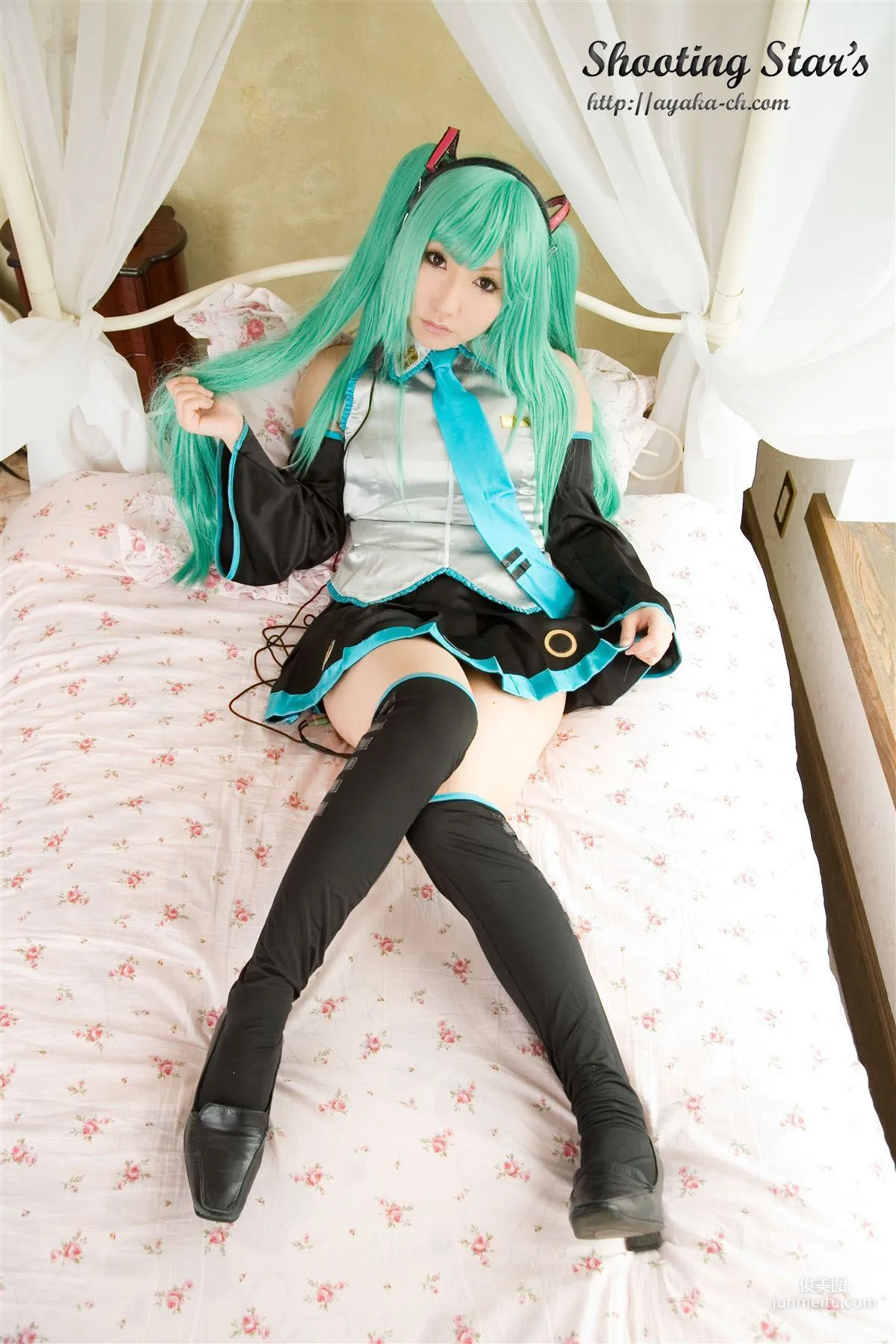 サク (绫香 Saku Ayaka) 《VOCALOID》Hatsune Miku [Shooting Star's] 写真集18