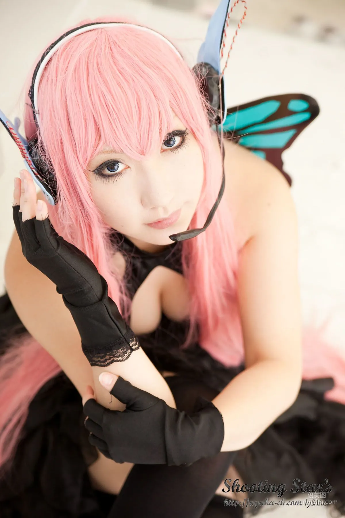 绫香 (Sakuサク) 《VOCALOID》 Megurine Luka [Shooting Star's] 写真集35