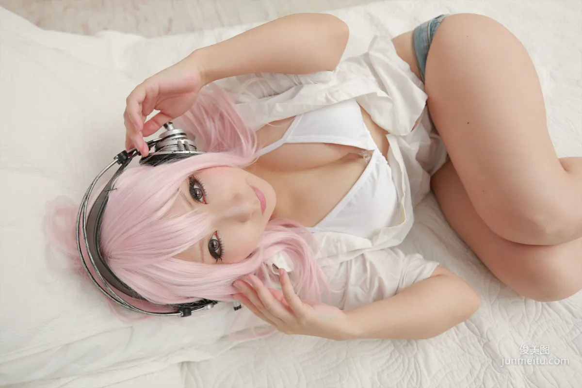 サク (Saku) 《Sonicomi》Super Sonico [Shooting Star's] 写真集33