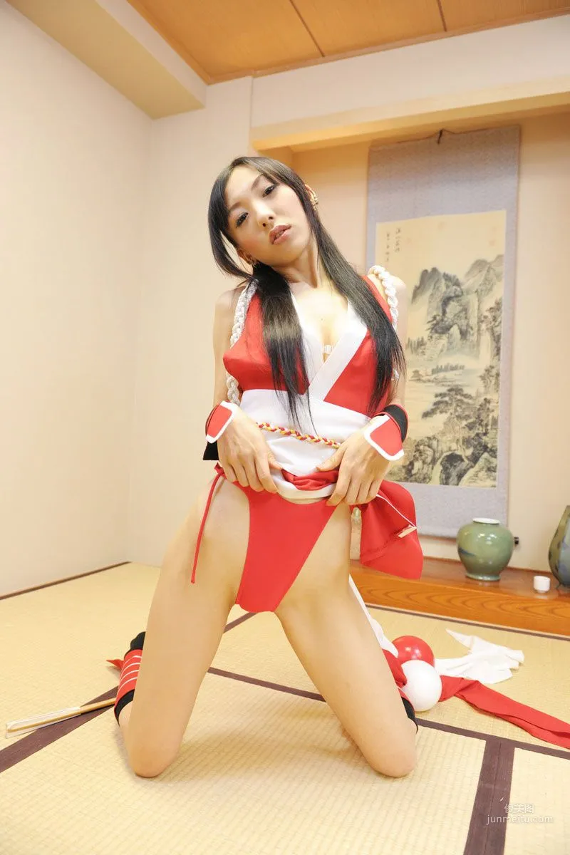 華群みさき 《KING OF FIGHTERS》MAI SHIRANUI 写真集14