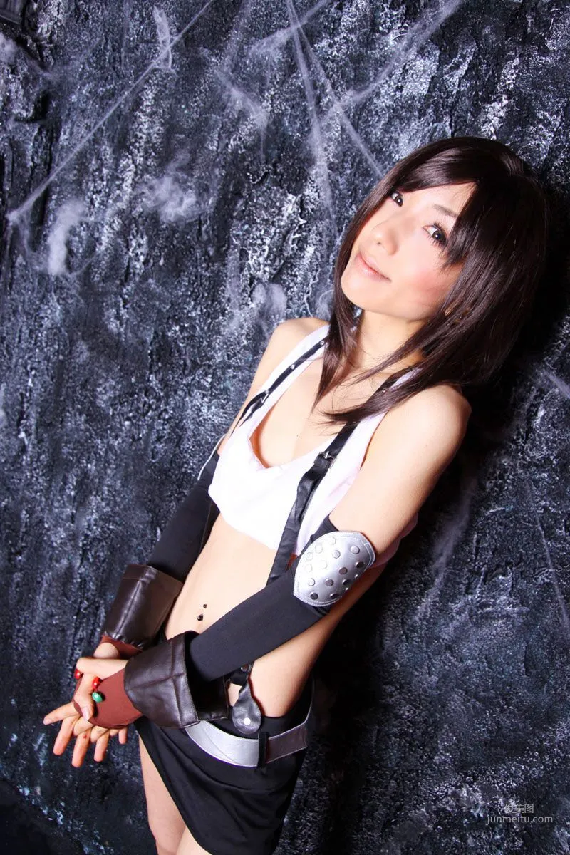 華群みさき 《Final Fantasy》Tifa Lockhart  [HONEY BUNNY] 写真集33