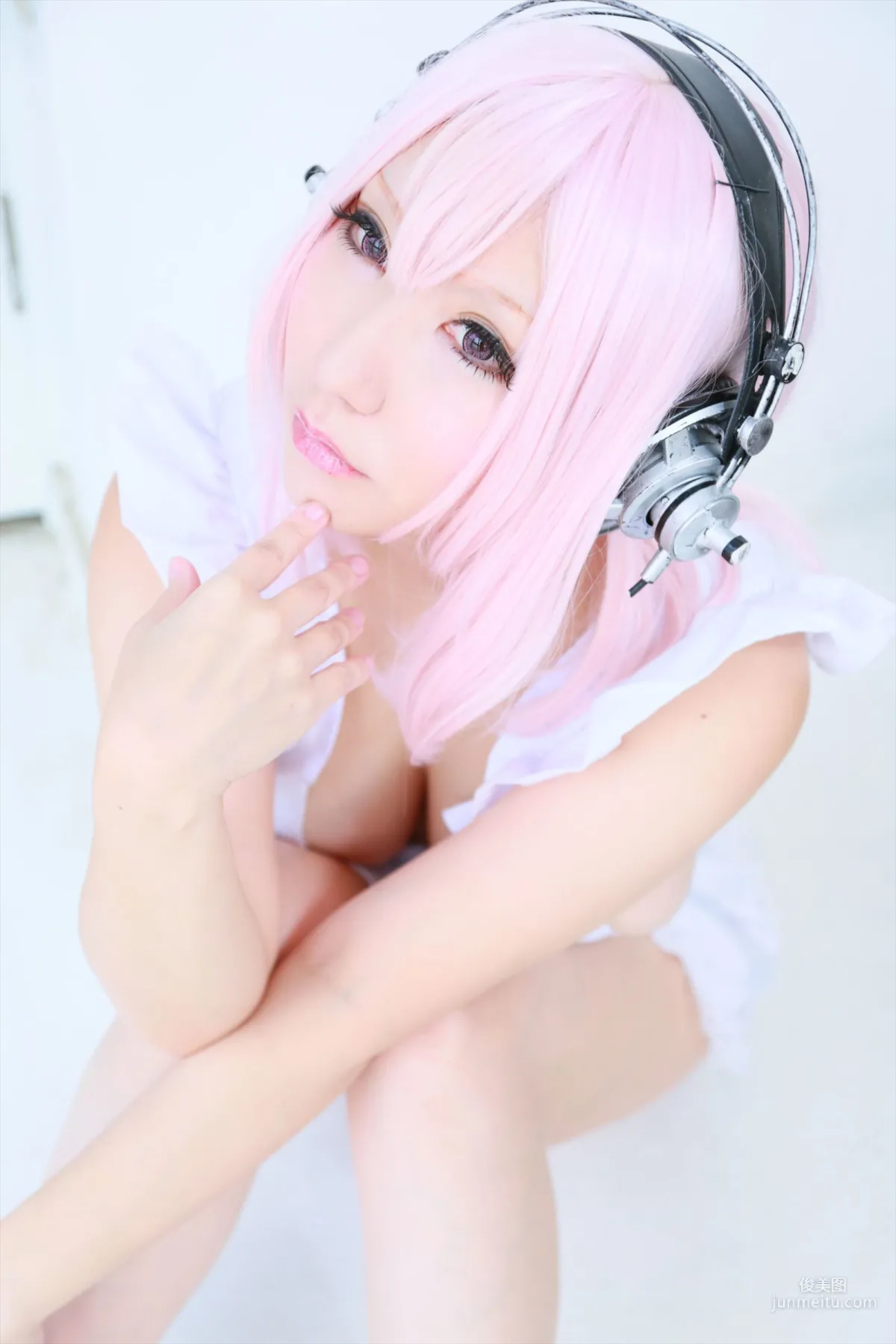 サク (Saku) 《Sonicomi》Super Sonico [Shooting Star's] 写真集46