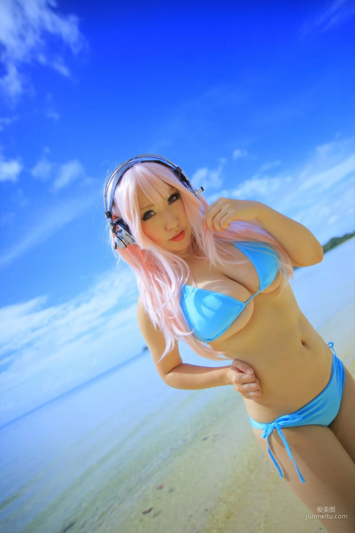 サク (Saku) 《Sonicomi》Super Sonico [Shooting Star's] 写真集83