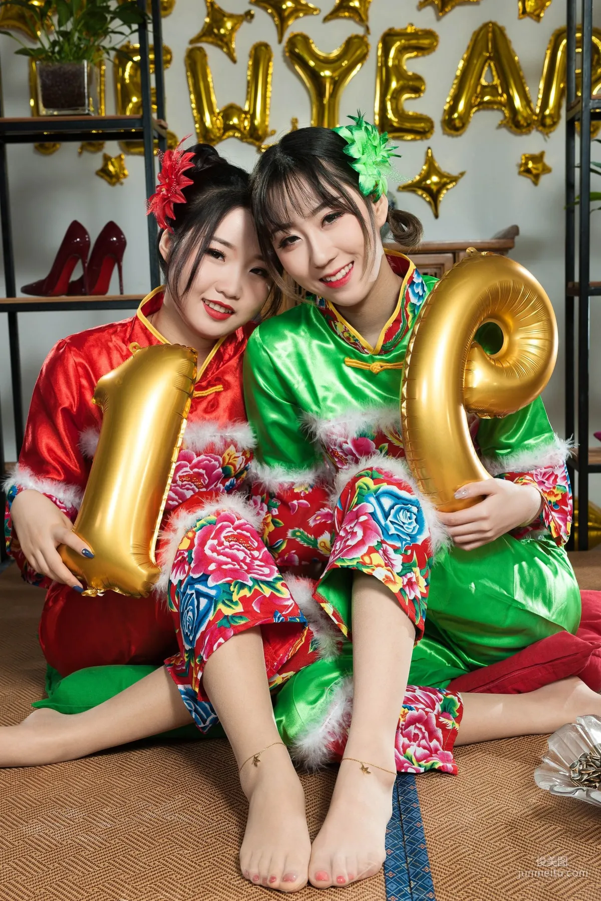 媛媛&鱼妹《新春丝足福利》 [丽柜Ligui] 网络丽人 写真集36