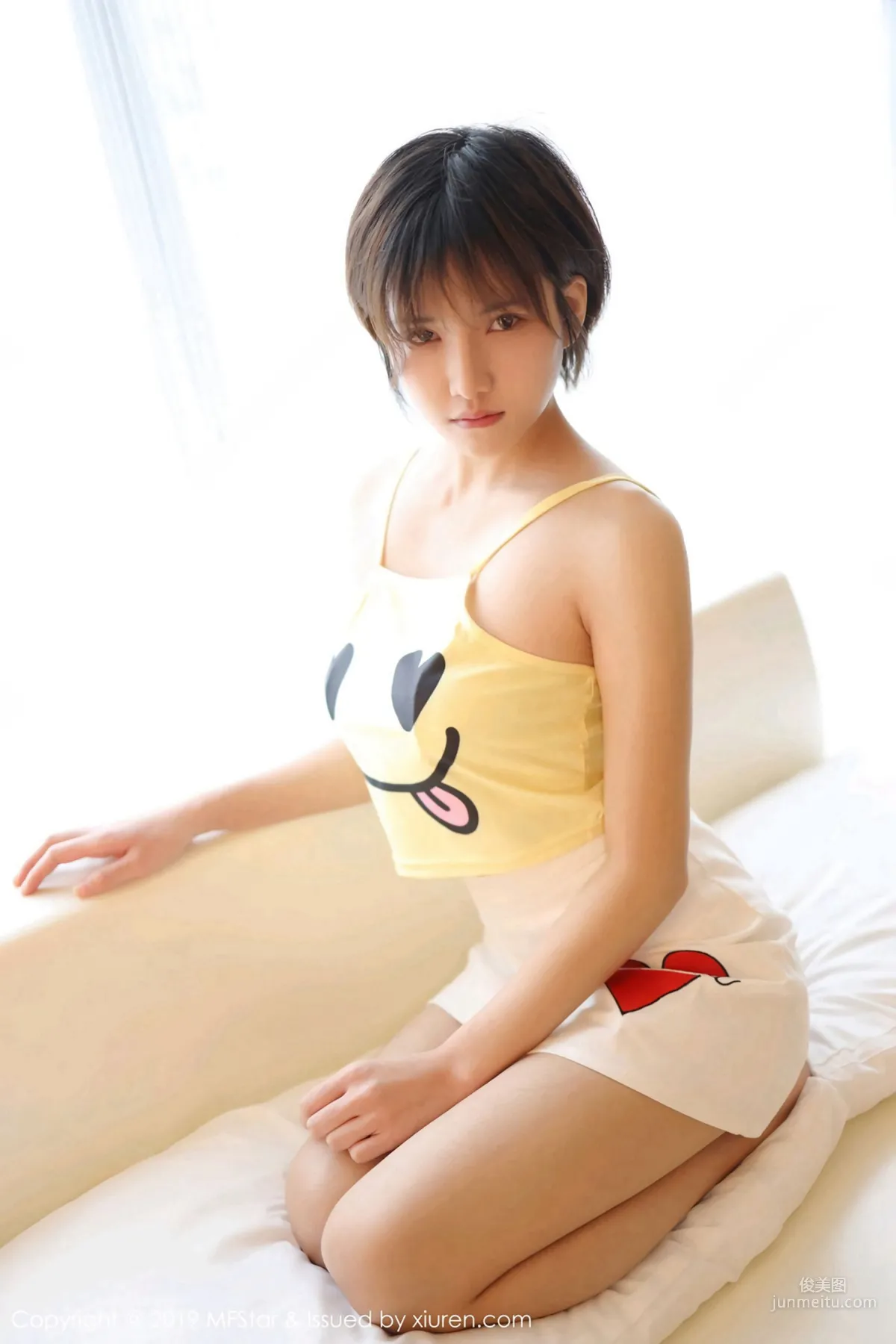 小姿2002《性感吊带丝袜清纯可人》 [模范学院MFStar] Vol.178 写真集19