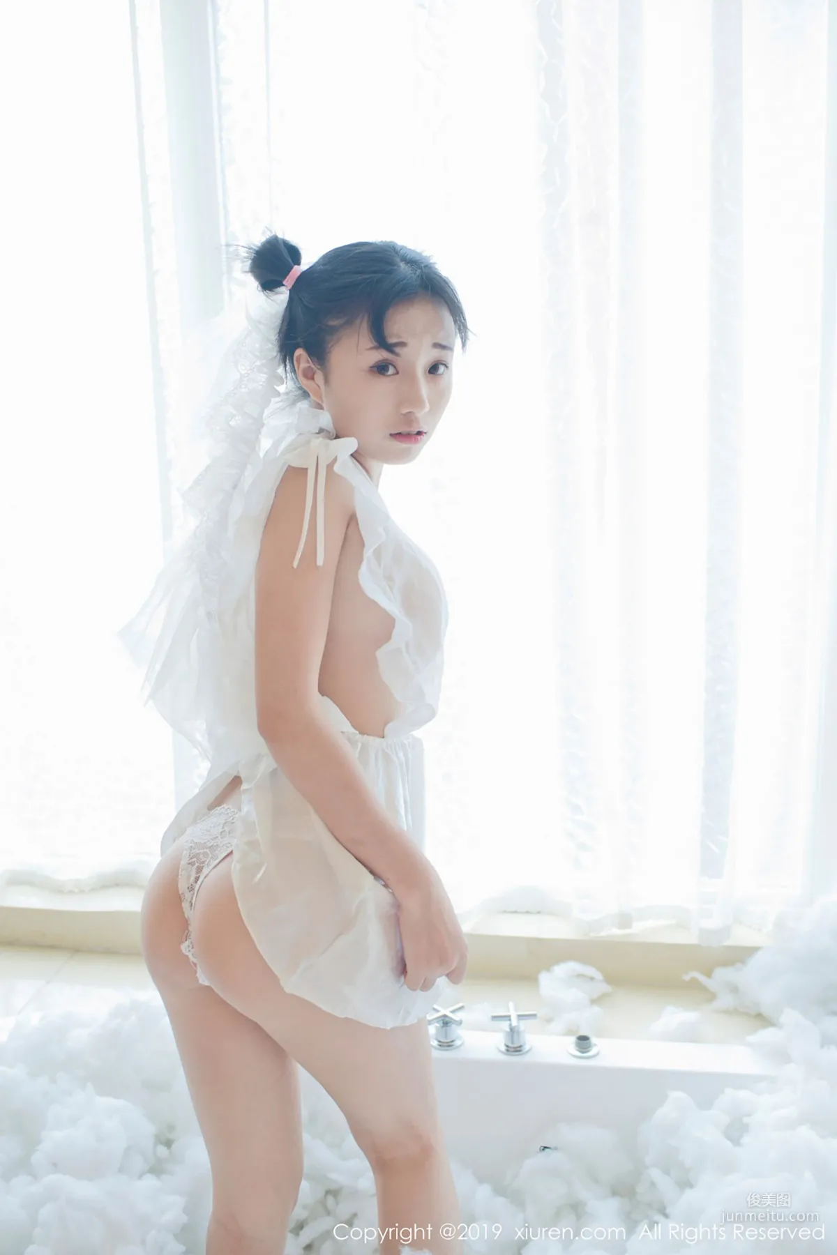 仓井优香《蕾丝小新娘+日系蓝色体操服》 [秀人XIUREN] No.1313 写真集21