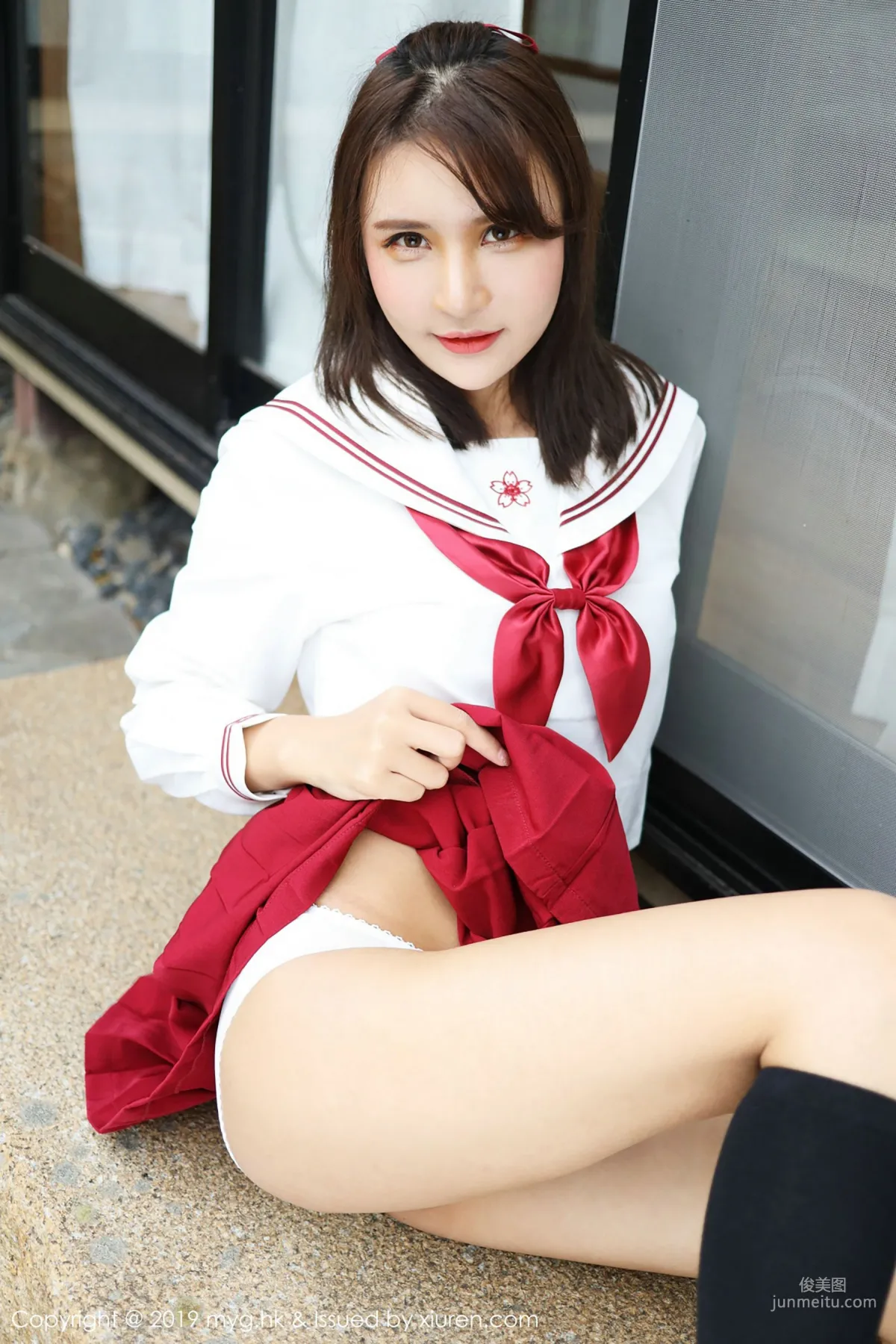 SOLO_尹菲《户外拍摄的学生制服系列》 [美媛馆MyGirl] Vol.341 写真集18