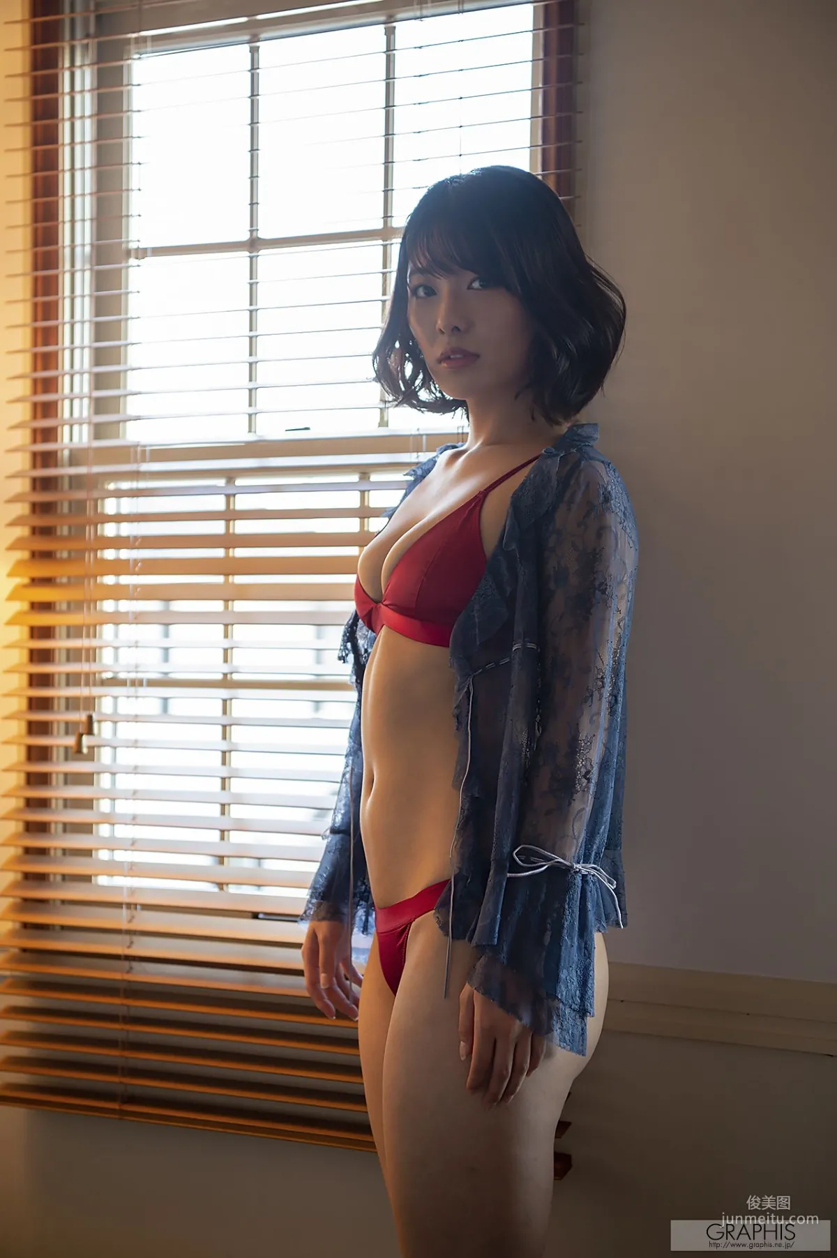 Hinata Koizumi 小泉ひなた(小泉日向) [Graphis] First Gravure 写真集60