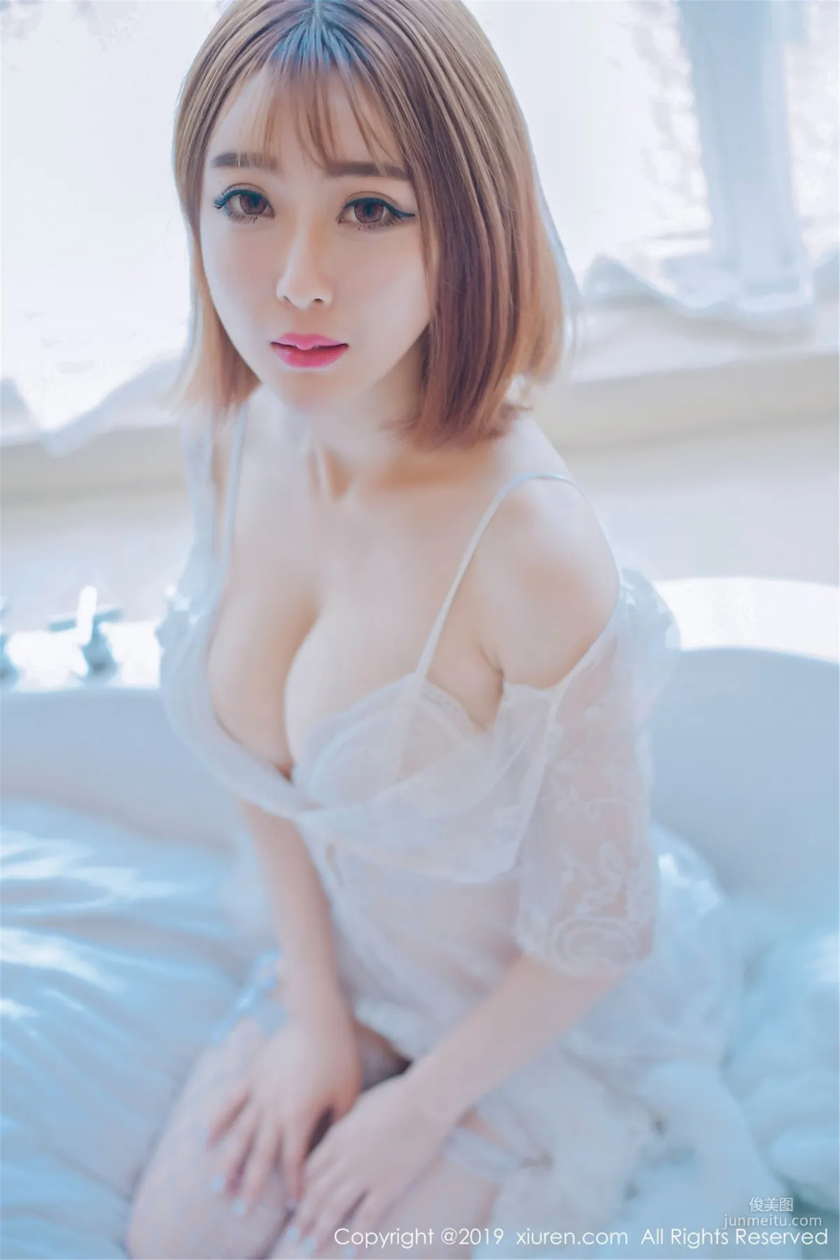 凌萍儿《邻家女孩的感觉温柔宁静》 [秀人XIUREN] No.1406 写真集18