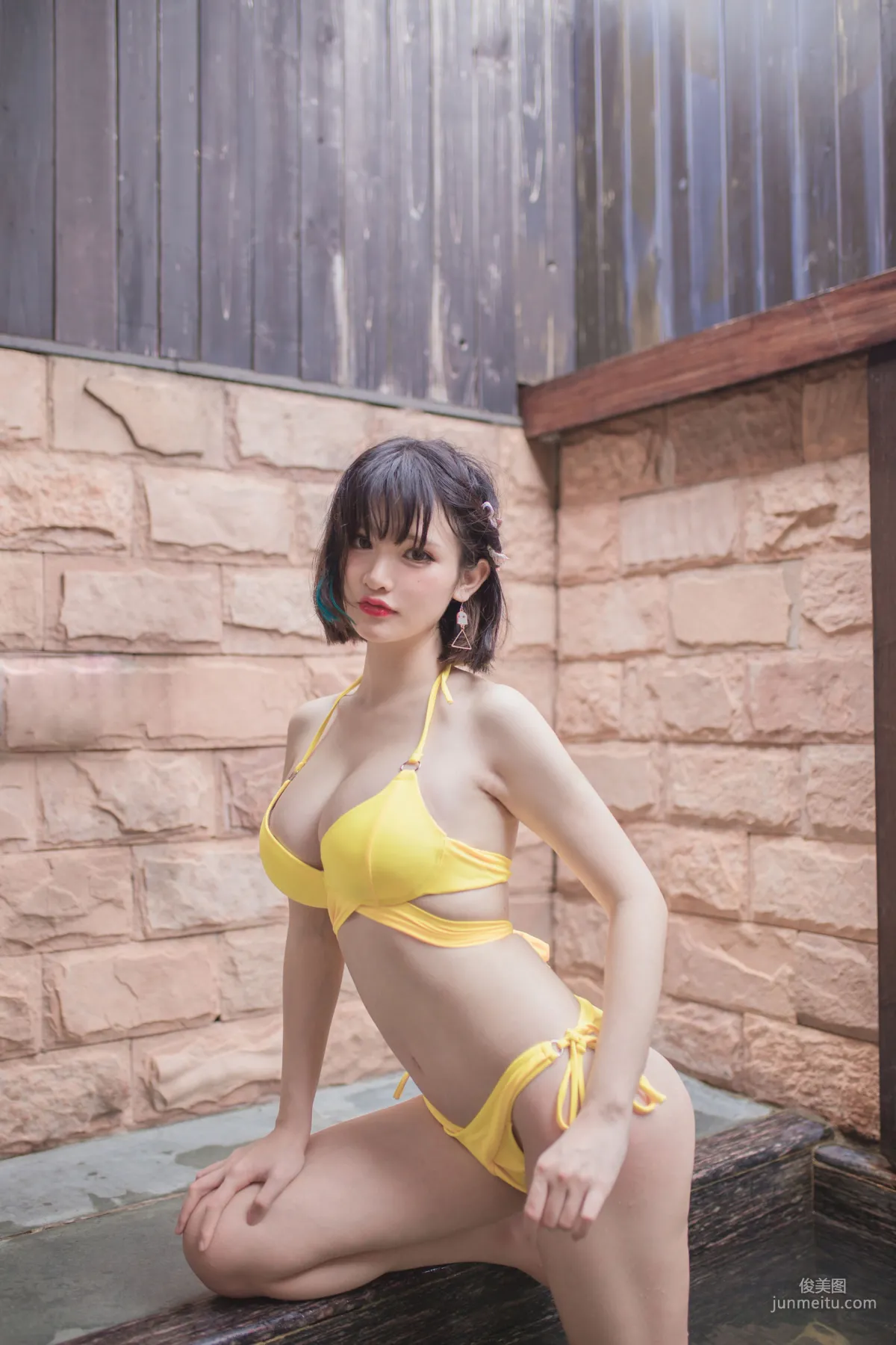 Yoko宅夏《妹汤物语(泳装)》 [萝莉COS] 写真集17