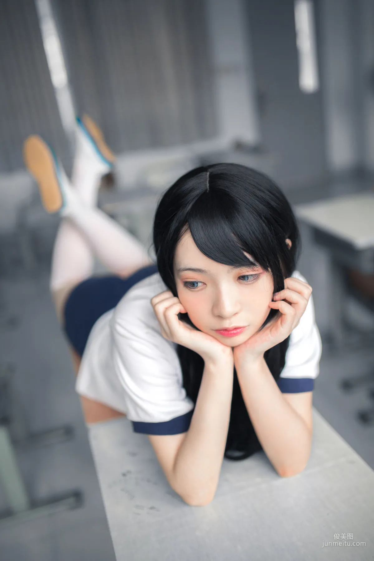 疯猫ss《体操服白丝》 [萝莉COS] 写真集24