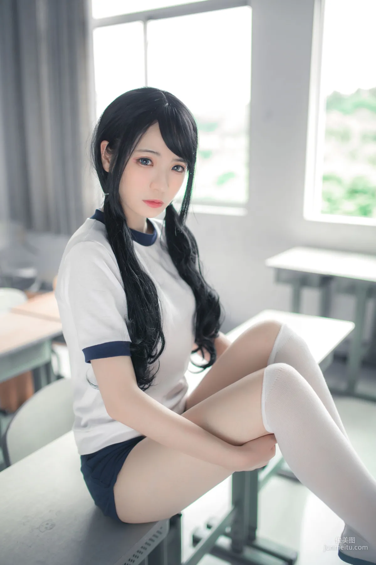 疯猫ss《体操服白丝》 [萝莉COS] 写真集16