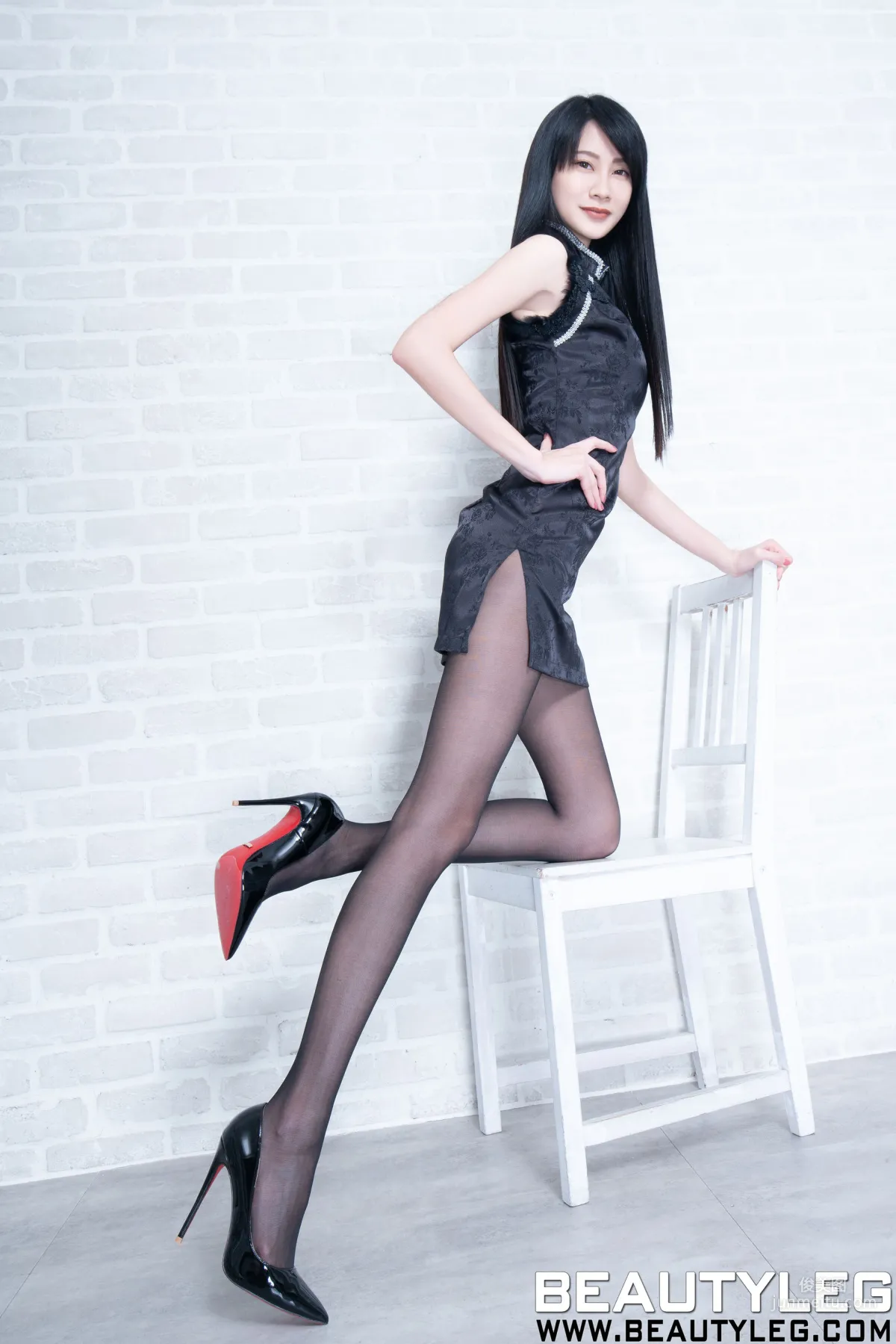 腿模Jing《黑丝旗袍+肉丝OL制服》 [Beautyleg] No.1781 写真集62