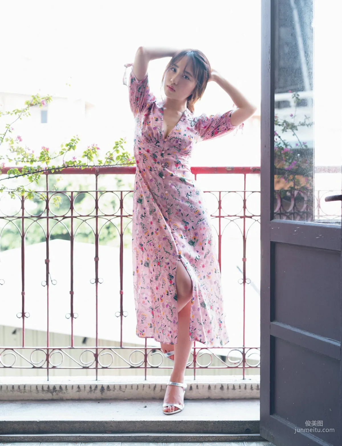 [FRIDAY] 高橋朱里 《AKB48の「美バスト」》写真8